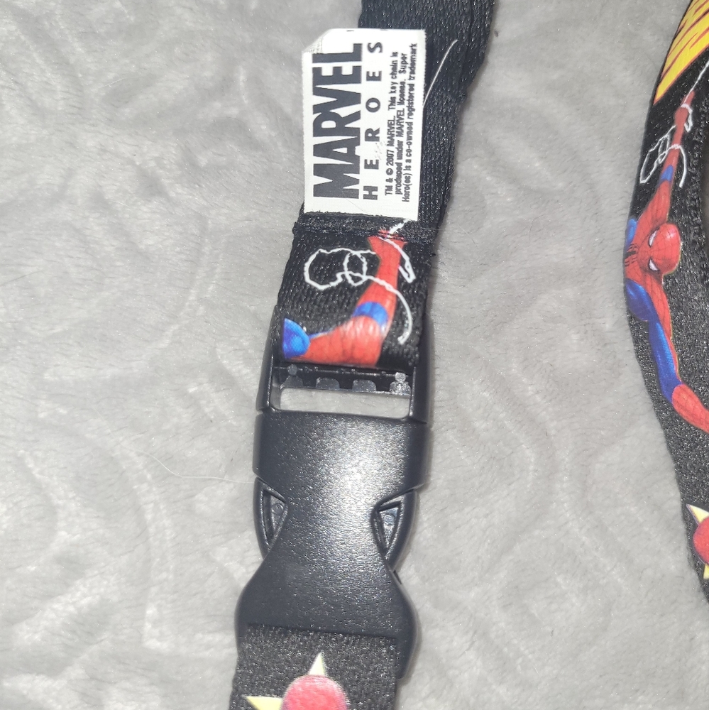 2 Piece DC MARVEL Comic Lanyard Keychain Set - Picture 9 of 9